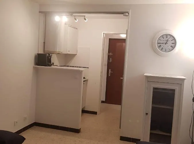 Du Mole Apartament *